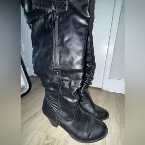 Black Women's Mid-Calf Heel Boots - Classic Leather Style